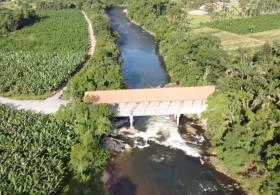 В Бразилии перевернулся грузовик с химикатами: загрязнены две реки