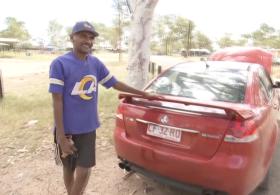 Аборигены в Австралии по-прежнему ездят на автомобилях местного производства