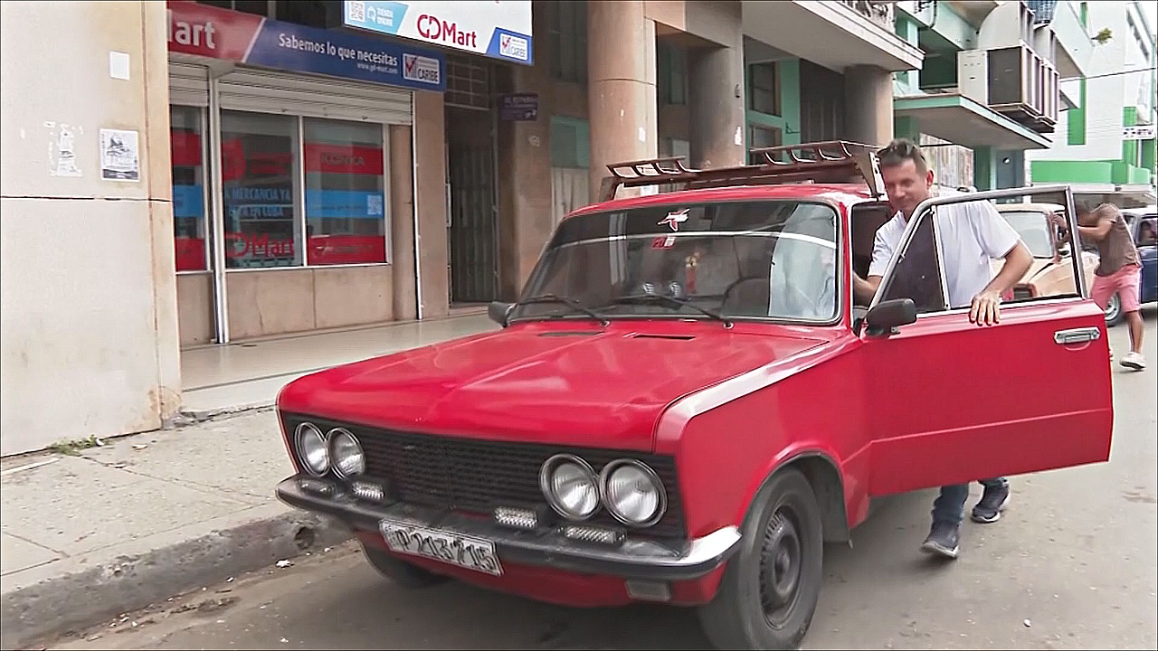 На Кубе в последнюю минуту отложили пятикратное повышение цен на бензин
