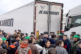 Водители грузовиков Испании присоединились к бастующим фермерам