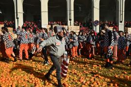 Не увернёшься: «Битва апельсинами» разгорелась в Италии