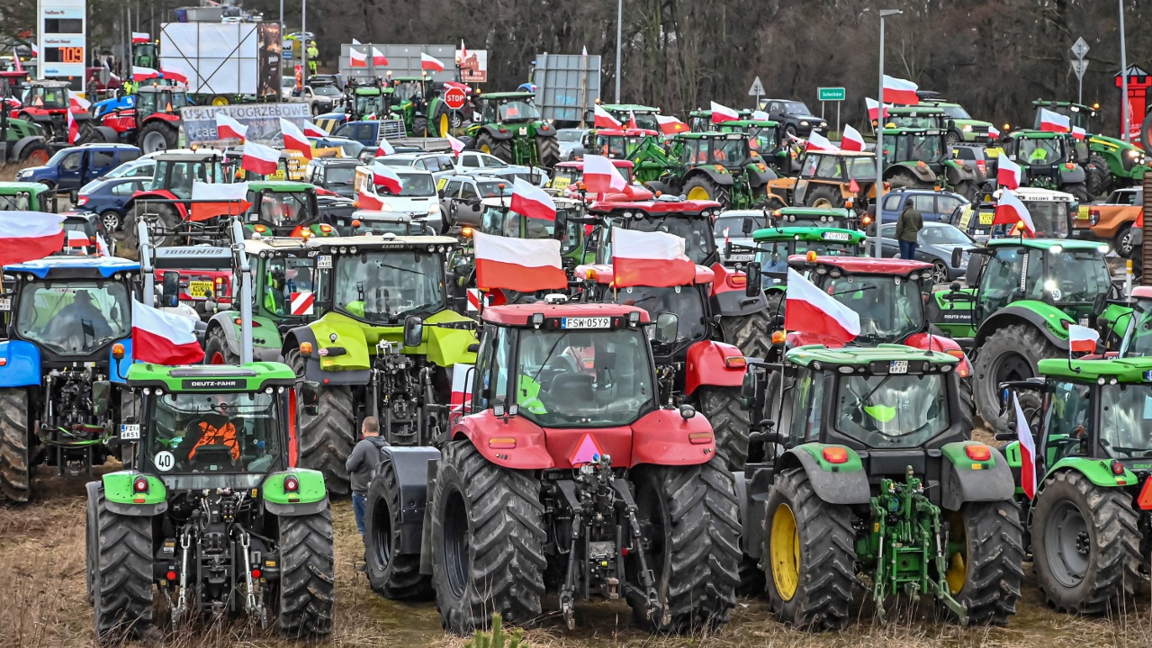 Чешские, словацкие и польские фермеры блокируют КПП на чешской границе