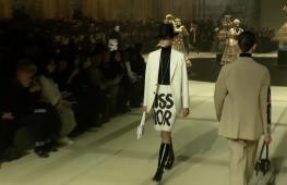 Осень-зима от Dior: Кьюри показала истоки одежды прет-а-порте модного дома