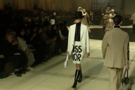 Осень-зима от Dior: Кьюри показала истоки одежды прет-а-порте модного дома