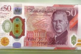Новые банкноты с изображением Карла III выставили в Музее Банка Англии
