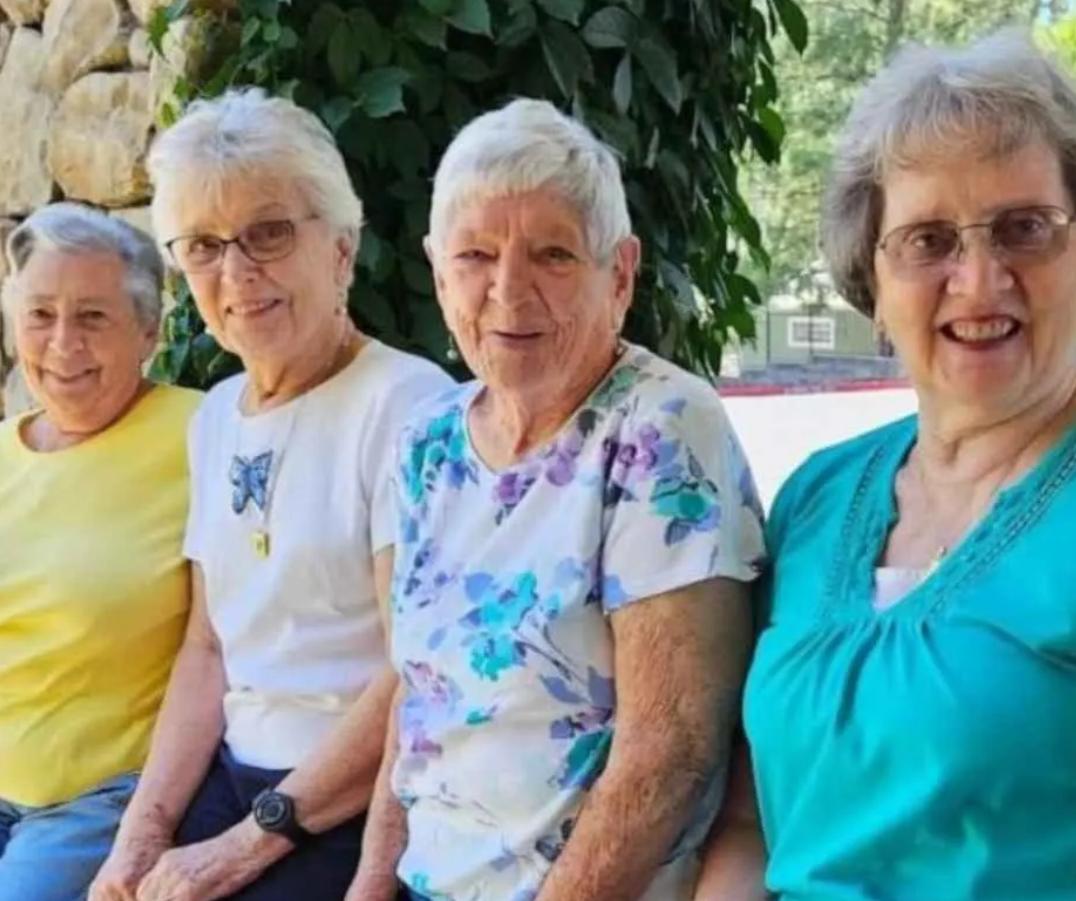 Как живут четыре школьные подруги, поселившись вместе в 80 лет