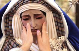 Религиозные статуи смогли «увидеть» слабовидящие в Испании