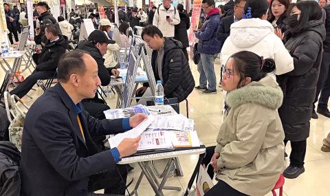 Одно предложение на тысячу заявок: молодые китайцы не могут найти работу