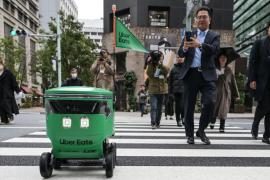 Робот-курьер компании Uber начал доставлять еду в Токио