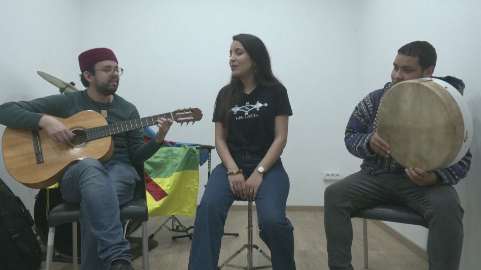 Тунисская певица хочет возродить в стране древний берберский язык