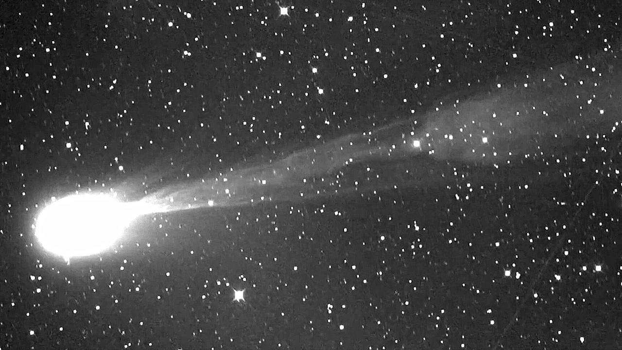 К нам летит одна из самых ярких известных комет