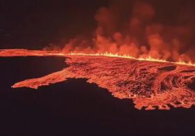 Трещина длиной 3 км образовалась при очередном извержении вулкана в Исландии