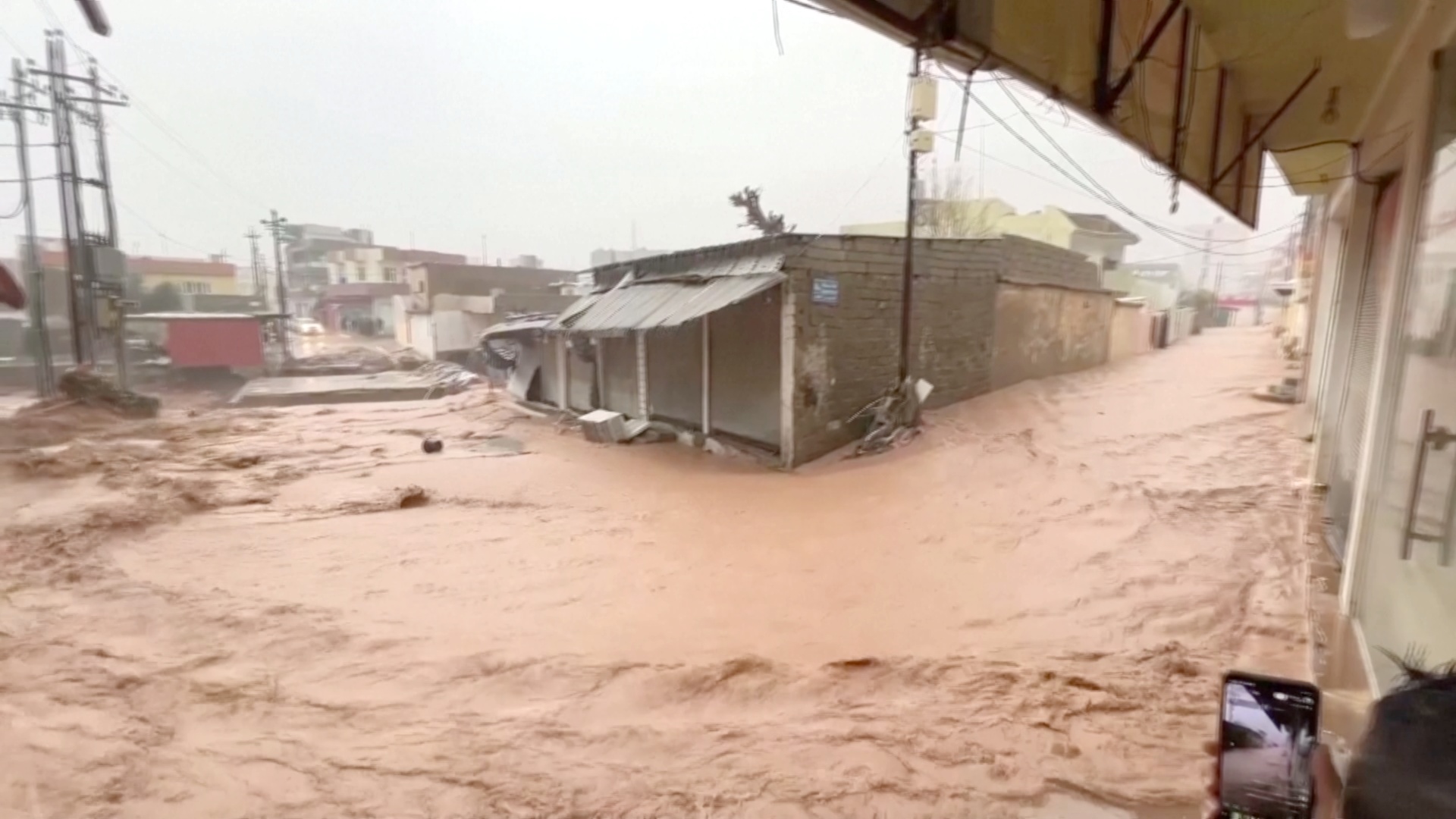 Сильные наводнения на севере Ирака: есть погибшие