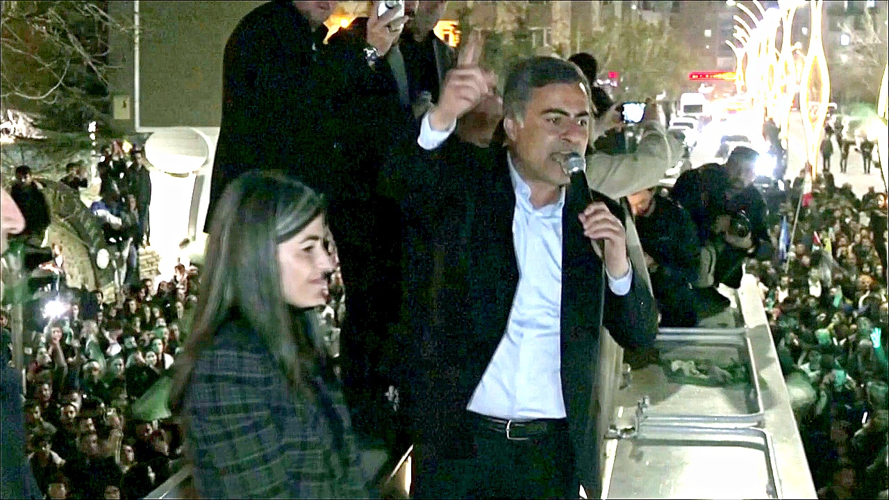 В городе Турции восстановили избранного прокурдского мэра