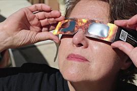 Эта женщина видела 20 солнечных затмений