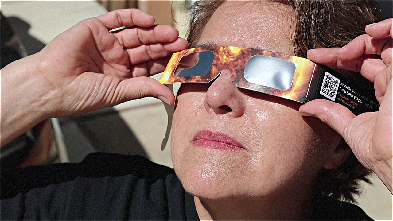 Эта женщина видела 20 солнечных затмений