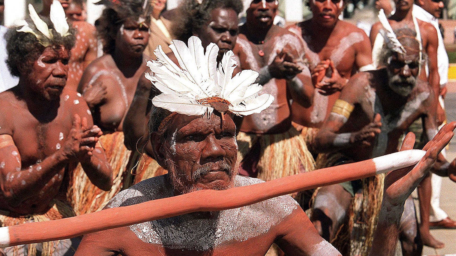 Англия вернула Австралии копья аборигенов, вывезенные Джеймсом Куком