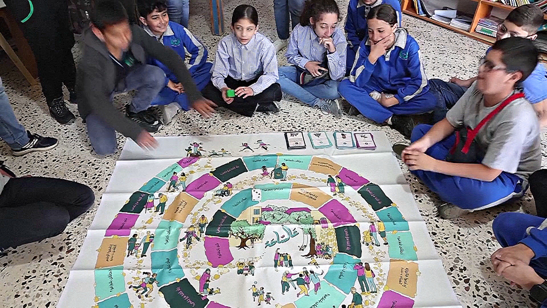 Ливанских школьников в игровой форме учат гражданской активности