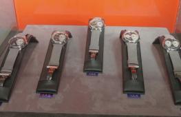Восемь уникальных часов Михаэля Шумахера выставят на аукцион