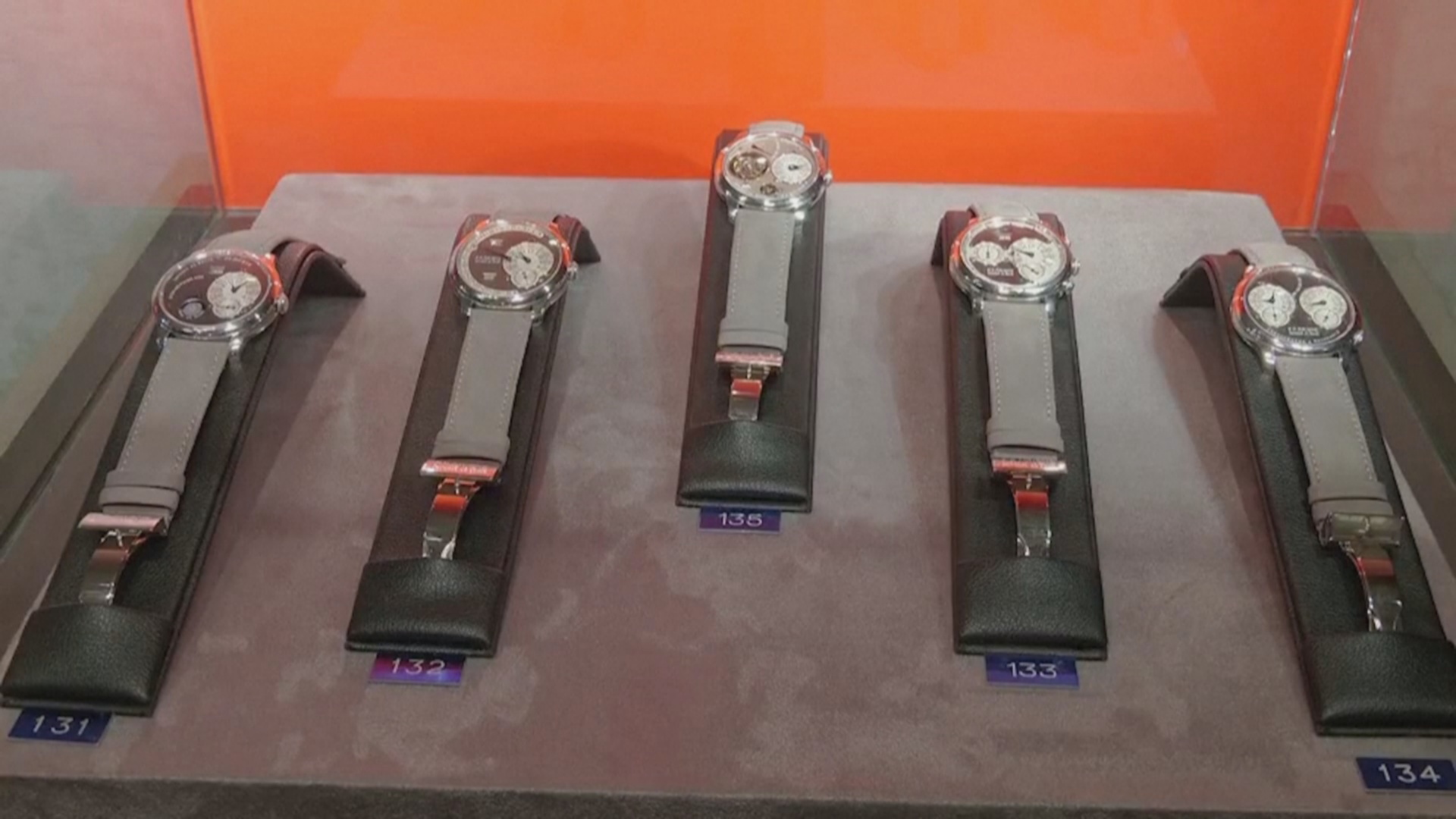 Восемь уникальных часов Михаэля Шумахера выставят на аукцион