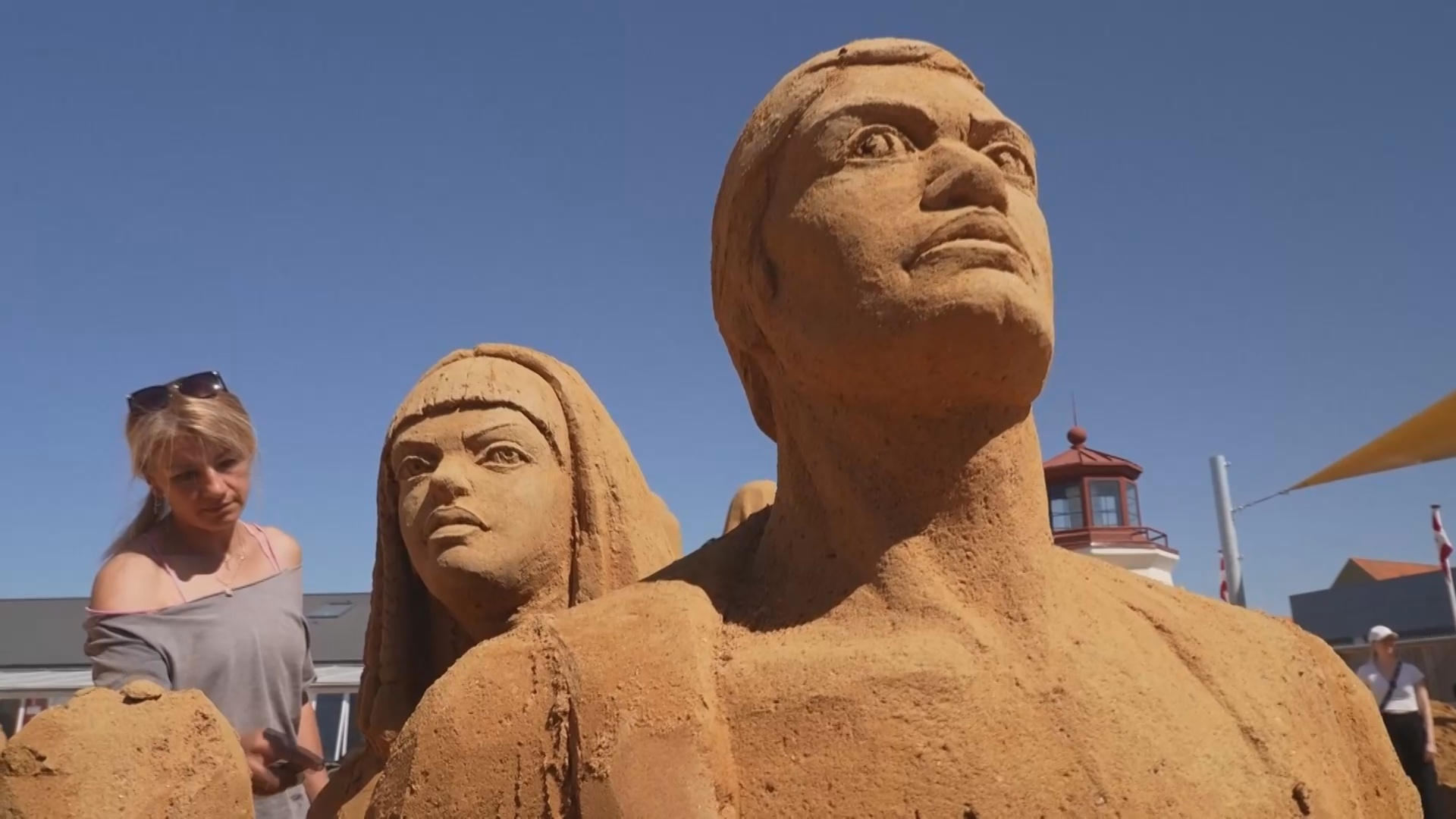 «Вере и суевериям» посвятили 13-й фестиваль песчаных скульптур в Дании