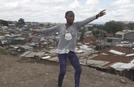 Глухонемая кенийка из трущоб учится балету и выступает вместе с труппой