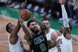 «Бостон» стал первым полуфиналистом плей-офф НБА