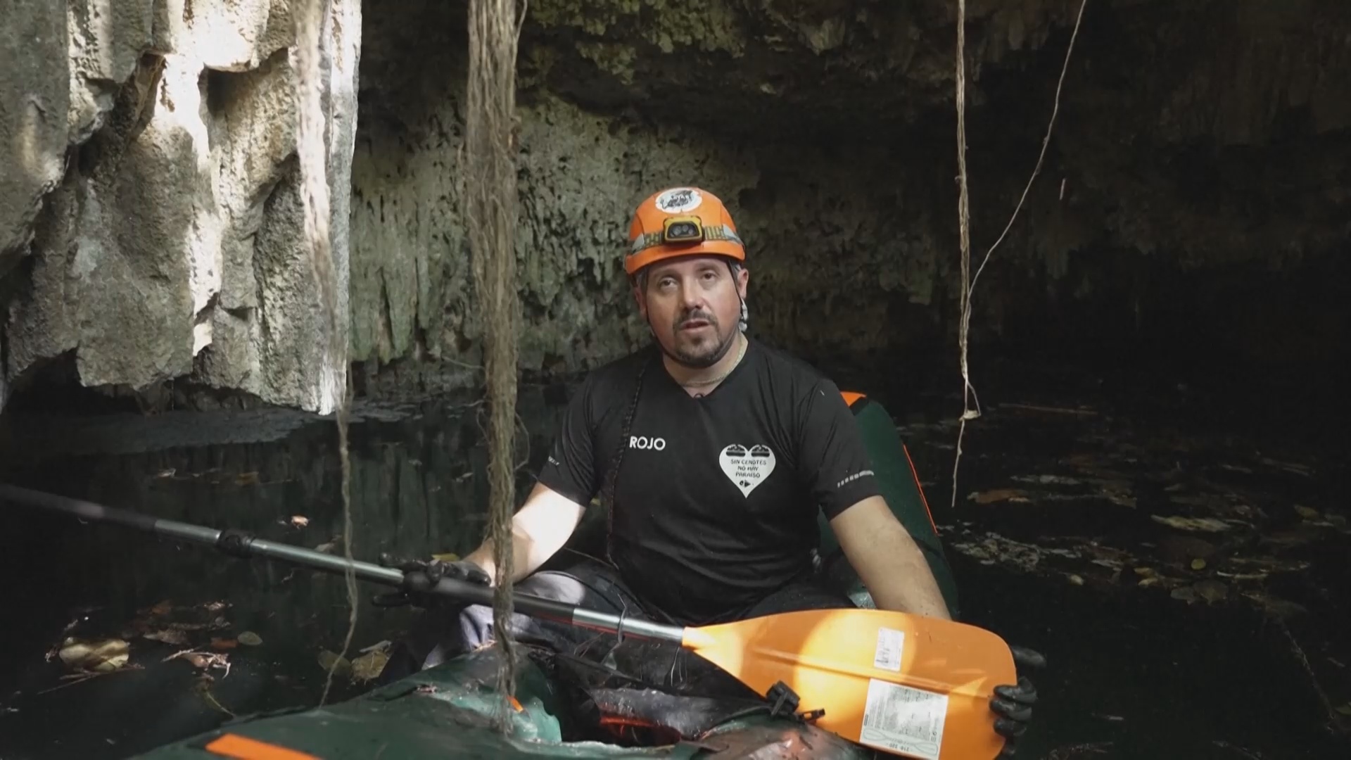 Волонтёры спасают от загрязнения подземные пещеры и сеноты в Мексике