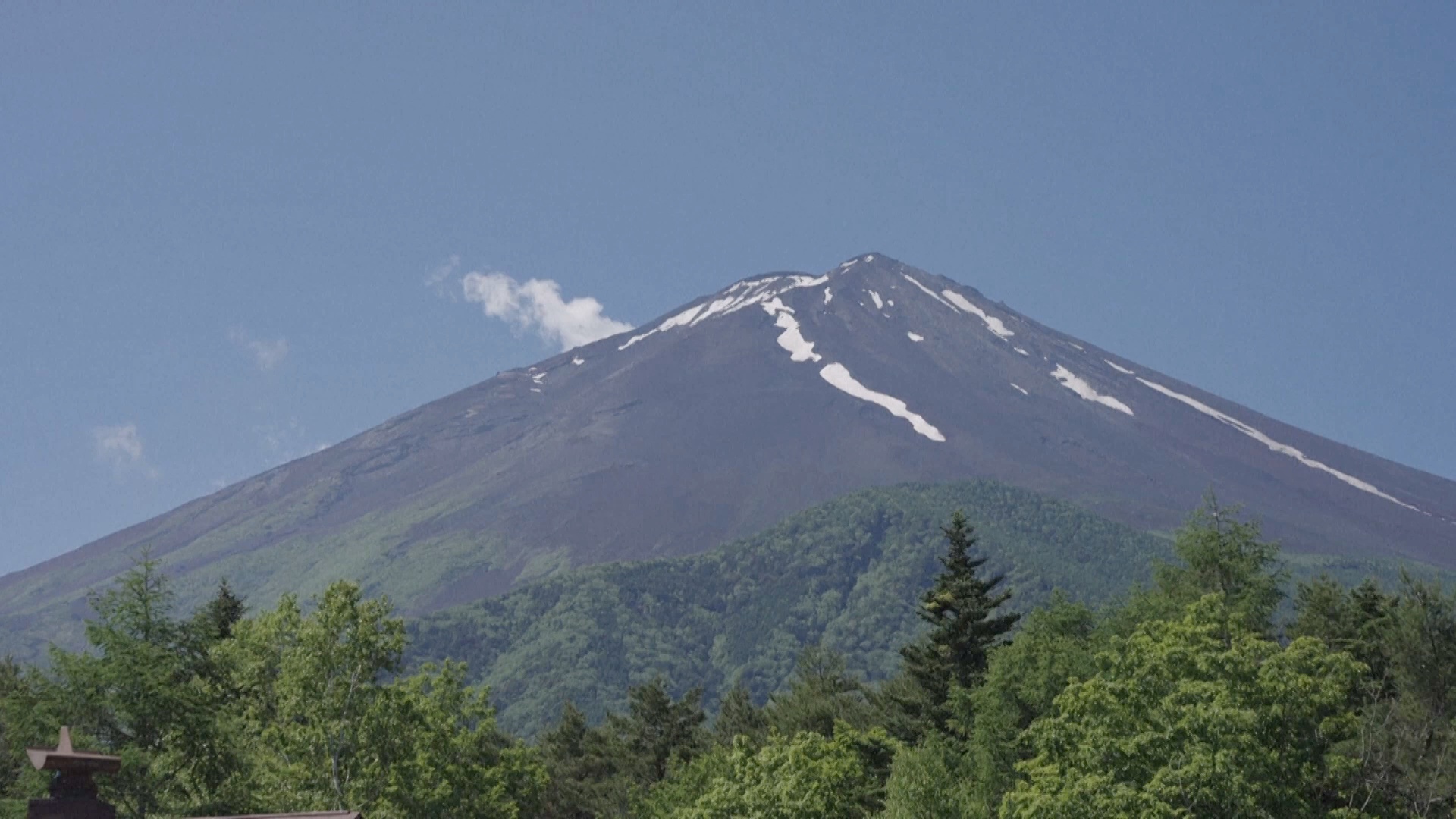 На горе Фудзи в Японии альпинистов ждут новые правила