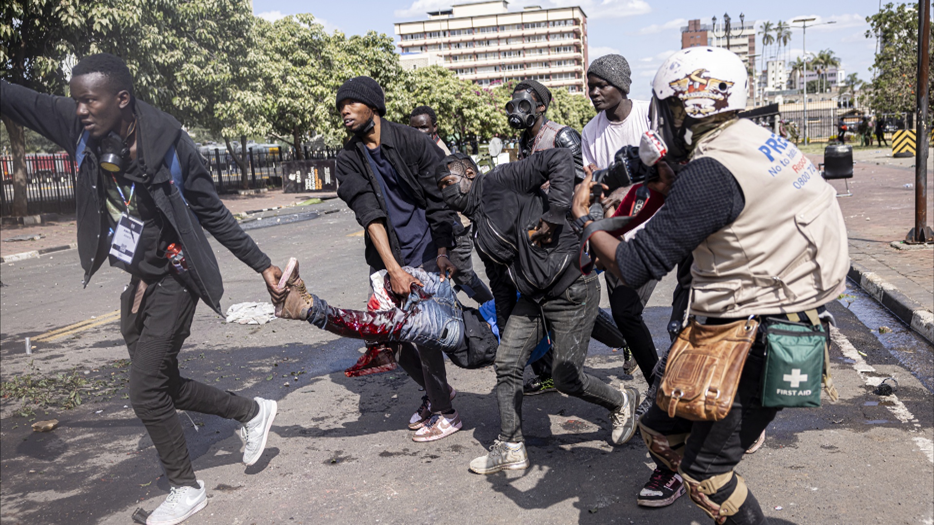 Ожесточённые протесты в Кении: полиция стреляет по протестующим