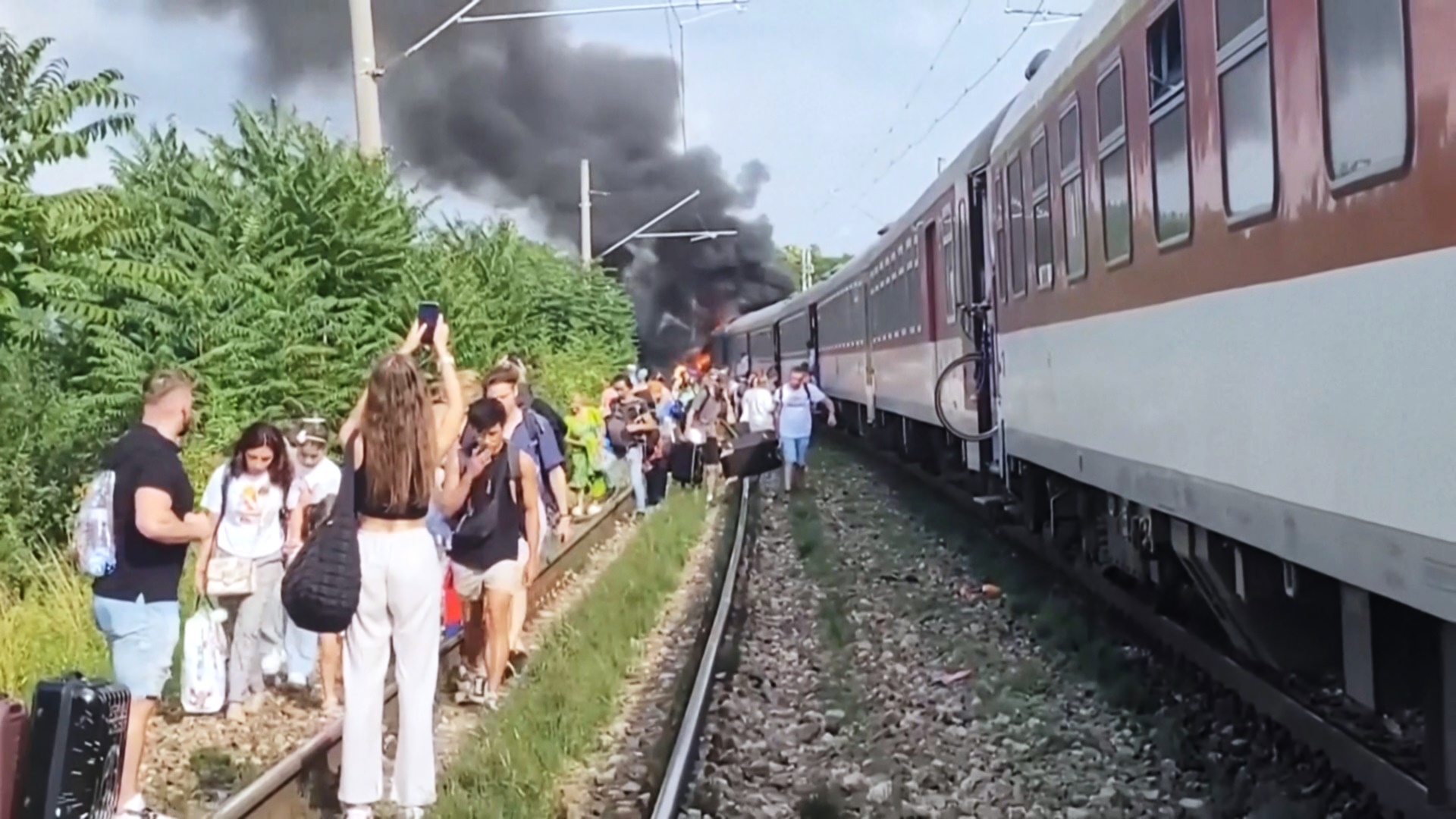 В Словакии поезд врезался в автобус: есть жертвы