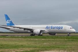 40 человек пострадали, когда авиалайнер компании Air Europa попал в сильную турбулентность