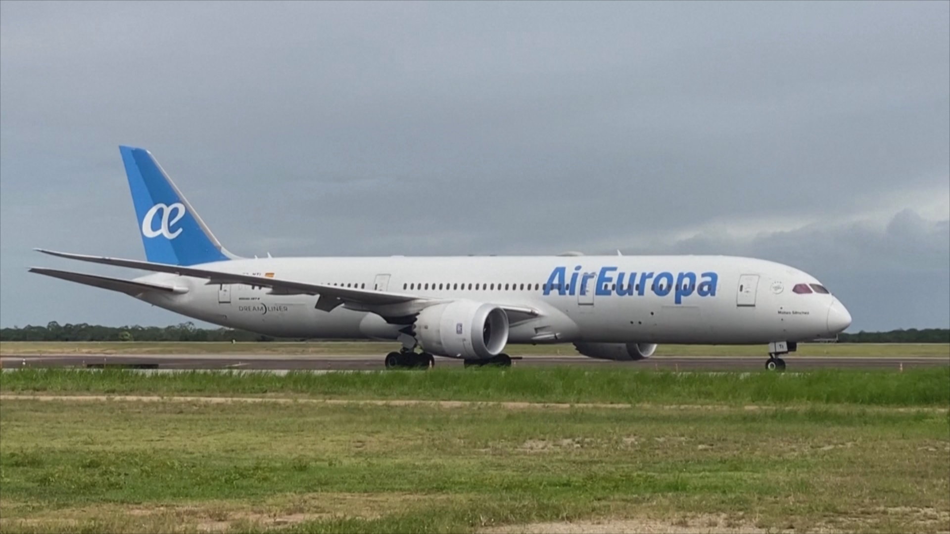 40 человек пострадали, когда авиалайнер компании Air Europa попал в сильную турбулентность