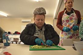 Австралийцев учат готовить питательно и недорого, чтобы сократить расходы