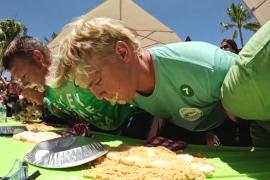 Без рук: конкурс на самое быстрое поедание лаймового пирога устроили во Флориде