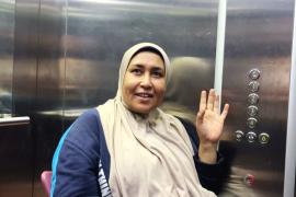 Египтянка находит успокоение в монотонной работе лифтёра