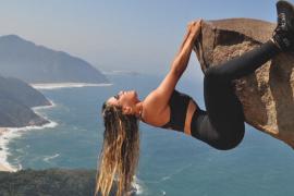 Секрет раскрыт: как туристы делают фото в Рио, где будто висишь над обрывом