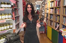 Принеси книгу – получи огурцы: необычный книжный магазин в Нью-Йорке