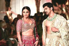 Коллекцию роскошных свадебных нарядов показали на Неделе моды в Индии