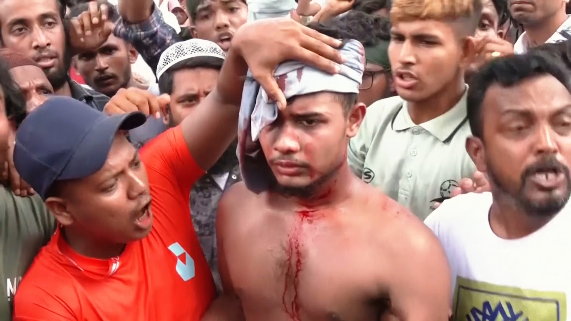 Десятки людей погибли в Бангладеш в ходе антиправительственных протестов Десятки людей погибли в Бангладеш в ходе антиправительственных протестов