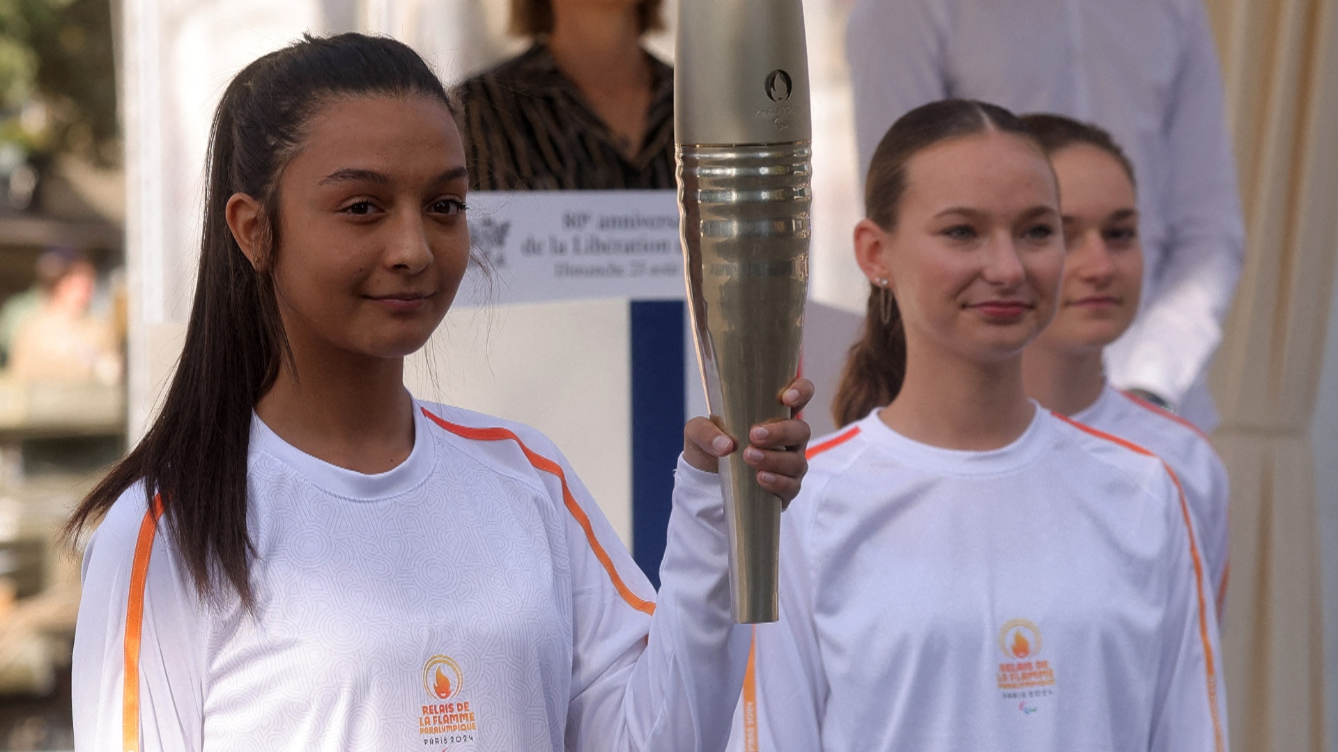 Туристы стекаются в Париж на Паралимпийские игры Туристы стекаются в Париж на Паралимпийские игры