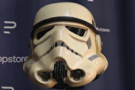 Знаковый реквизит и костюмы из фильмов продадут на аукционе