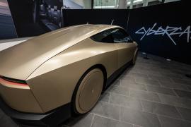 Роботакси Tesla Cybercab представили публике в Берлине