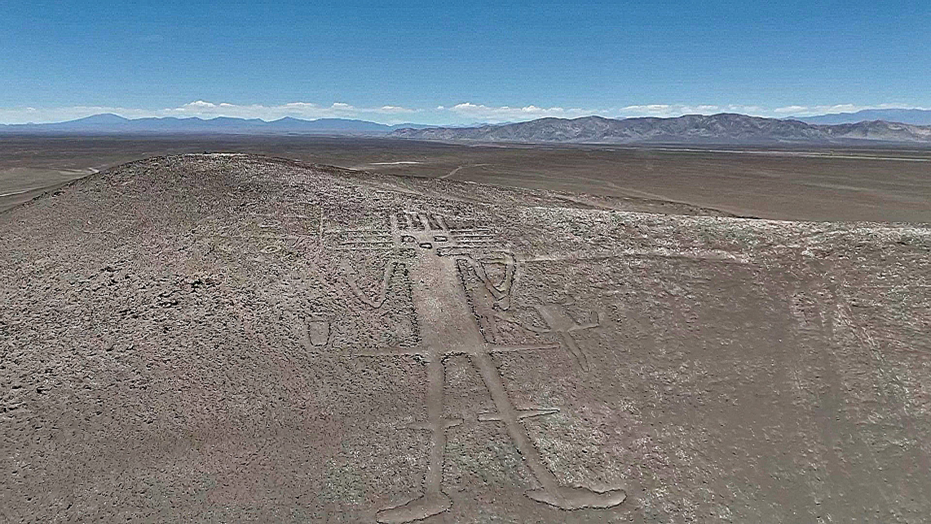 Жители Чили пытаются спасти пустынные геоглифы от шин внедорожников