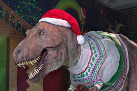 Санта-Рекс: лондонский тираннозавр переоделся к Рождеству