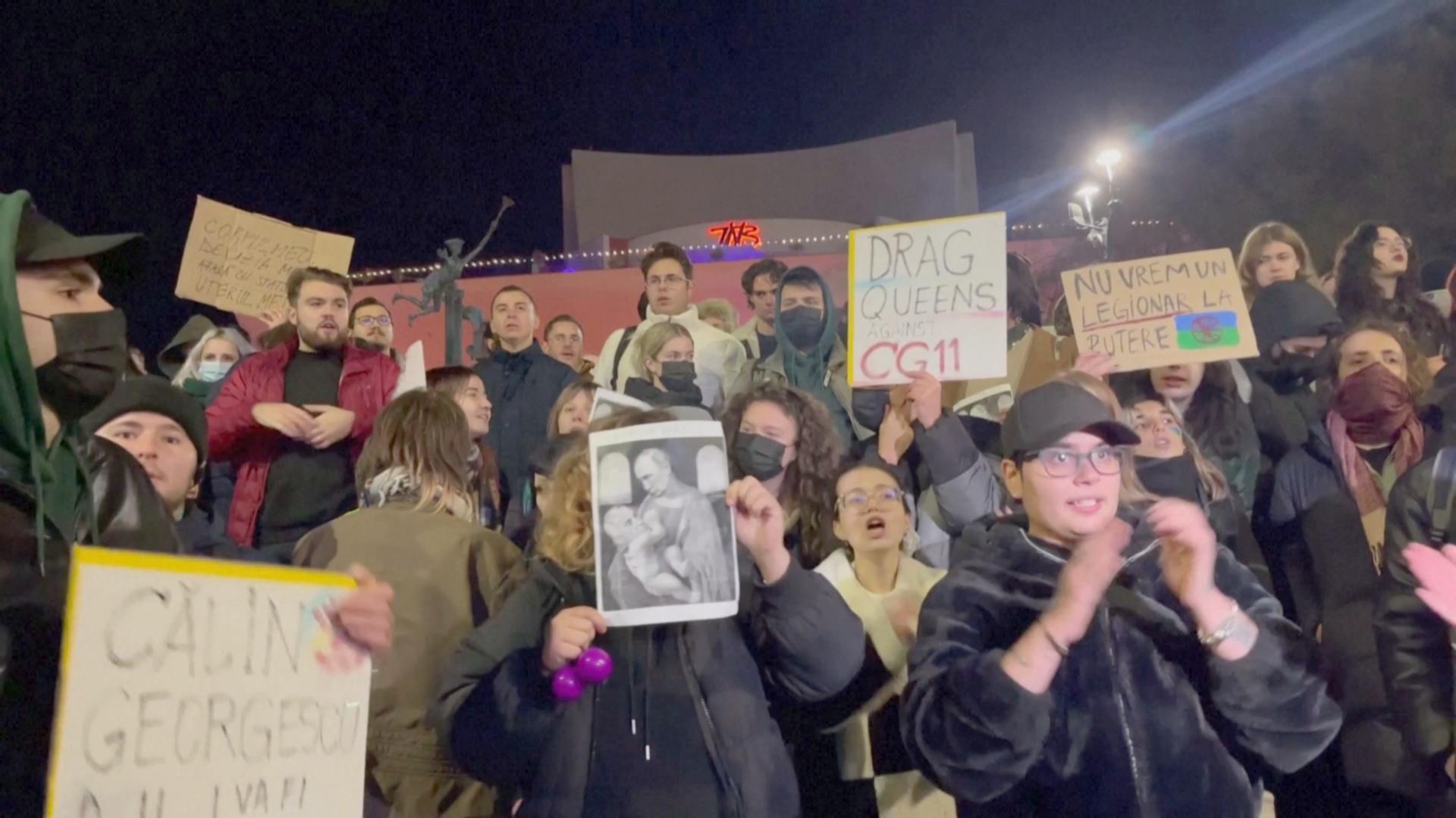 Протест вспыхнул в Бухаресте после неожиданных результатов выборов президента