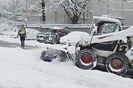Рекордный снегопад в Сеуле: школы закрыты, авиарейсы отменены