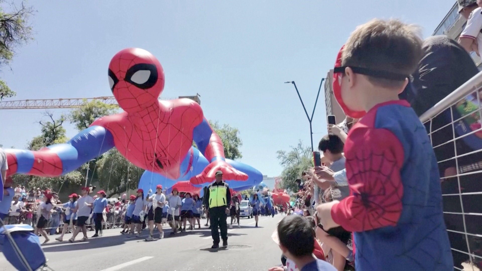 Воздушные шары-гиганты: в Мексике и Чили сезон Рождества открыли парадами Воздушные шары-гиганты: в Мексике и Чили сезон Рождества открыли парадами