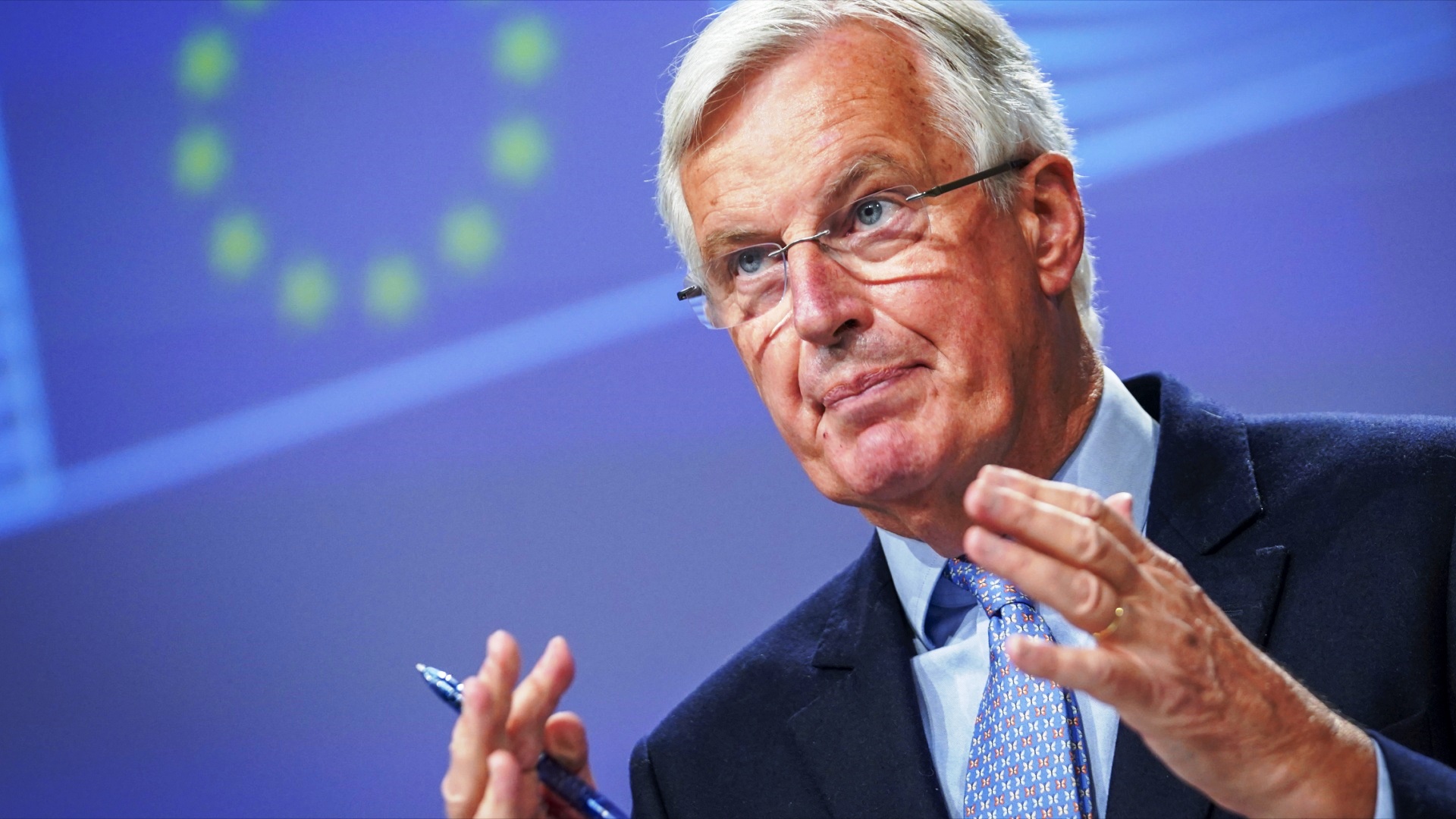 Правительство Франции отправили в отставку впервые более чем за 60 лет Правительство Франции отправили в отставку впервые более чем за 60 лет