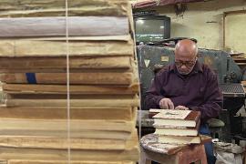 «Всё вручную»: каирская мастерская продолжает спасать старые книги